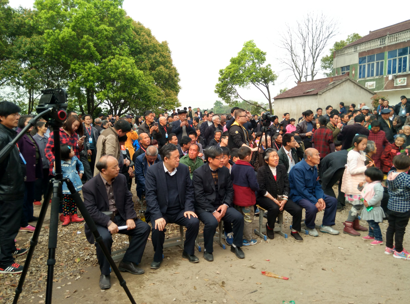 點(diǎn)擊瀏覽下一頁